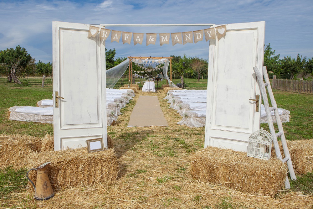 outdoor rural country wedding venue setting
